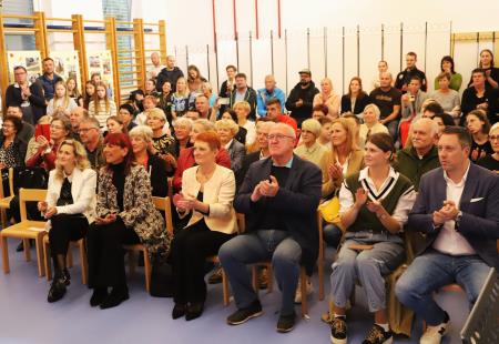 ON  Veseli kot nove šole po poplavah leta 2023 so bili vsi   Foto Jože Miklavc  IMG_3927